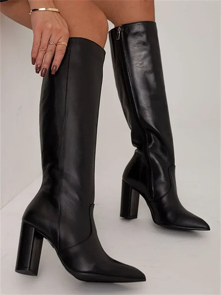 Women's knee-high boots with pointed toe, elegant high-heel cowgirl look