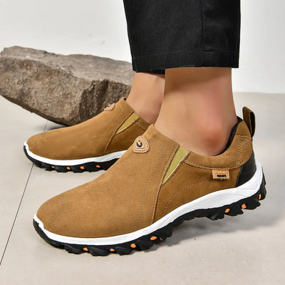 Schwarz Front: Herren Outdoor-Sneaker Schwarz  Rutschfest & wasserdicht  Vorderansicht

