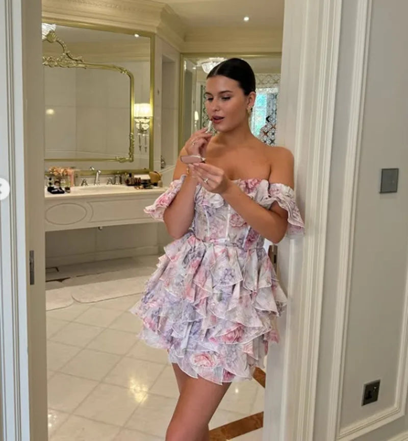 Sexy Chiffonkleid mit Rüschen und feinen Falten Sommerstil 